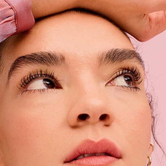 NIB Benefit Cosmetics - “They’re Real!” Mascara in Jet Black Mini Travel Size - Picture 9 of 16